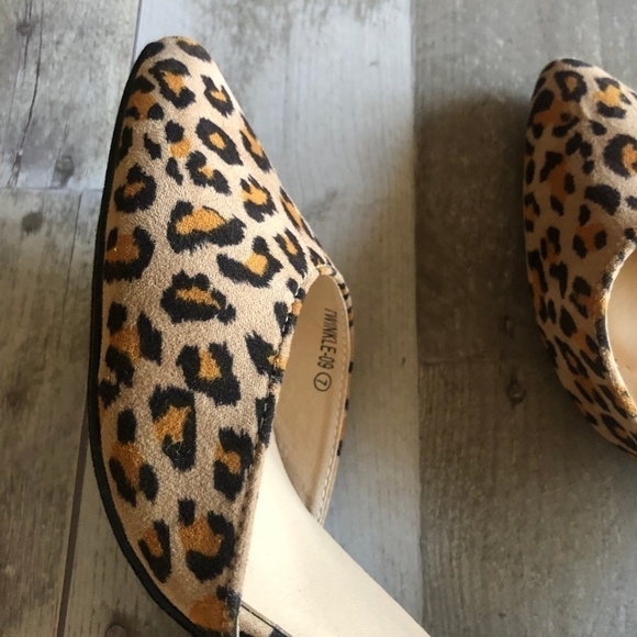 NWOT Refresh Twinkle Animal Print Pumps Size 7 - Picture 5 of 8